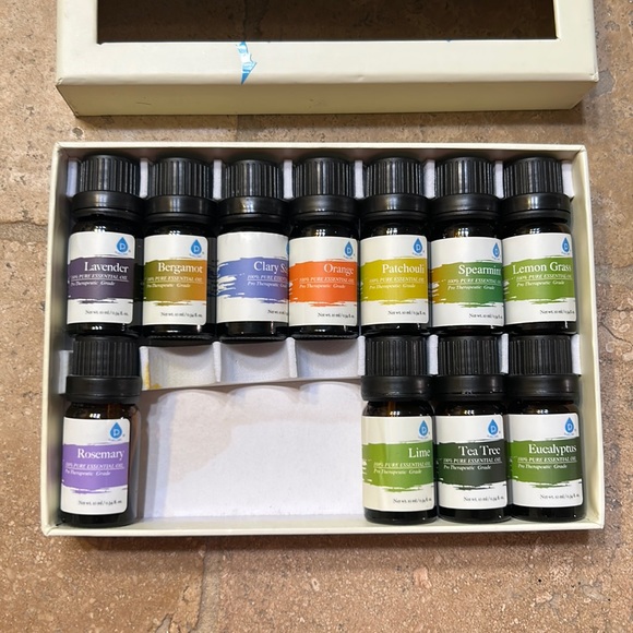 Aromatherapy ; Incomplete set; missing 3 - Picture 3 of 3